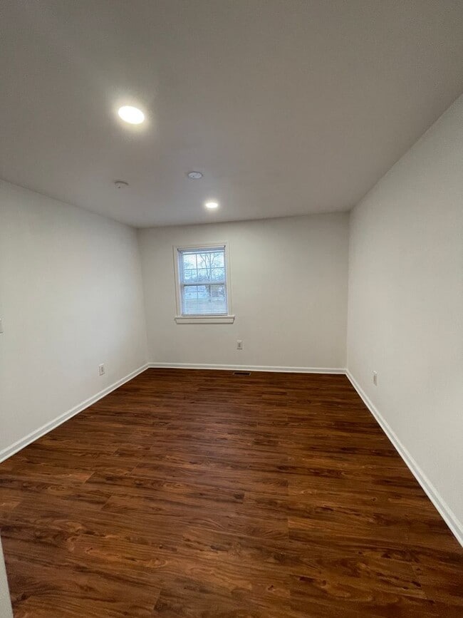 Building Photo - Adorable Chickamauga House