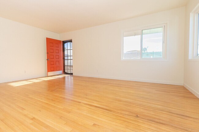 Building Photo - Beautifully Remodeled 2 Bed/1Bath Home with Ocean and Bay Glimpses in Ocean Beach!