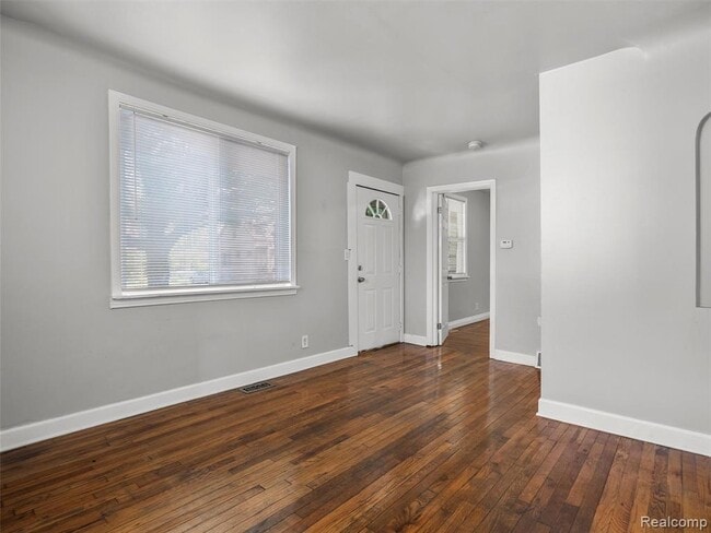 Building Photo - 431 W Madge Ave