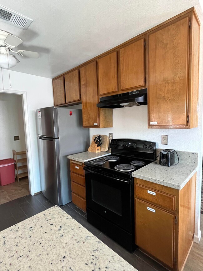 Building Photo - 7063 Deerhurst Ct