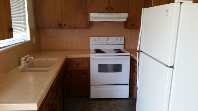 Building Photo - 645 Colorado River Blvd