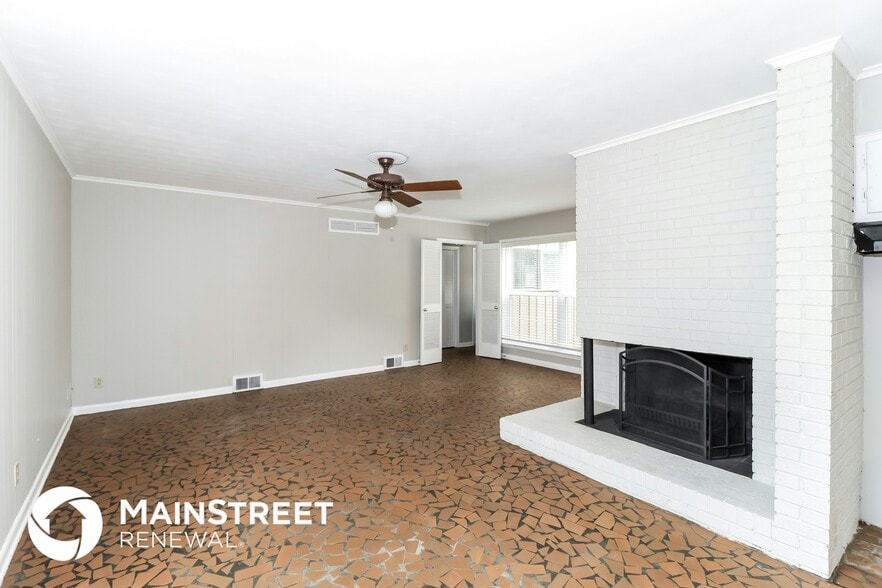 Building Photo - 2276 Sutherland Dr