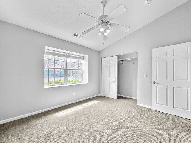 Building Photo - Beautiful 2BR 2BA Home w/ Sunroom • Full Kitchen Suite • Attached Garage in Columbus