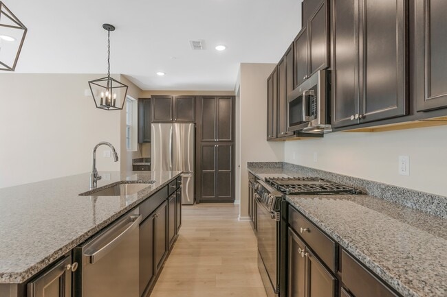 Building Photo - 219 Myrtle Rd