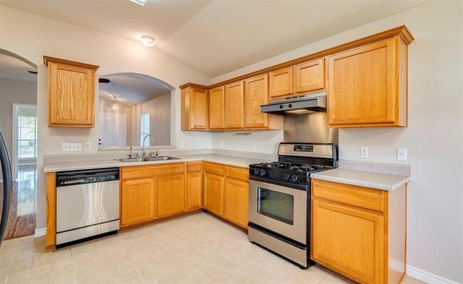 Building Photo - 2901 Rainy River Dr
