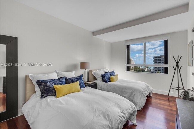 Building Photo - 151 Crandon Blvd