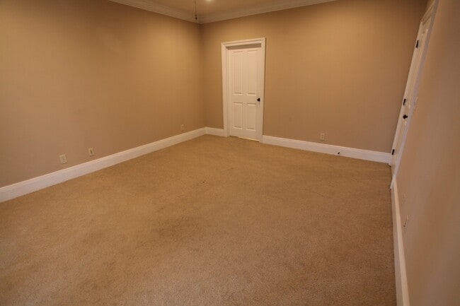 Building Photo - Downtown Auburn Luxury Living – Steps from...