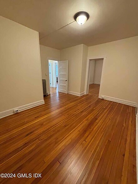 Bedroom - 375 Greenwich Ave