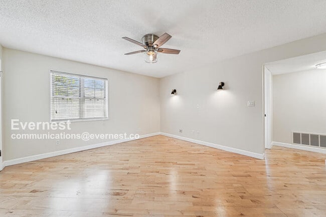 Building Photo - 1521 Oriole Ln