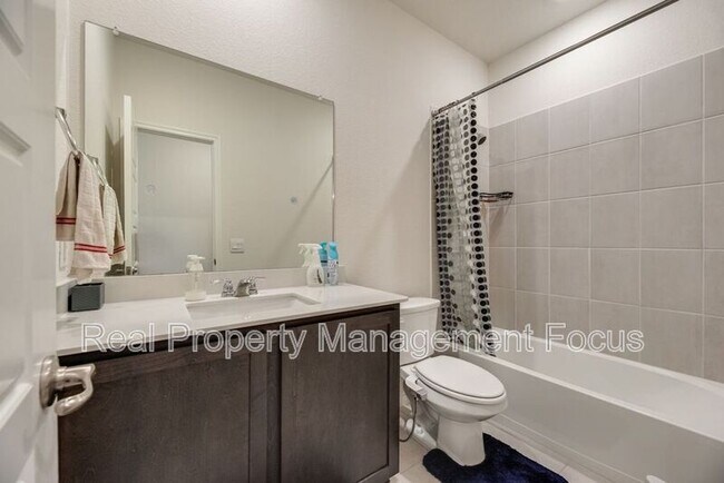 Building Photo - 7205 Bledington Ln