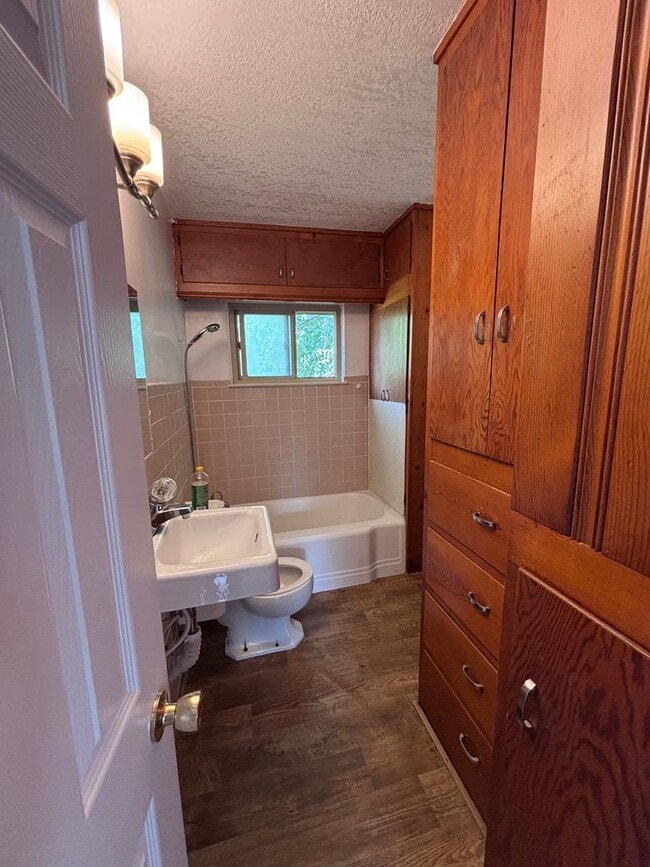 Building Photo - Adorable 1 bedroom studio in El Reno!