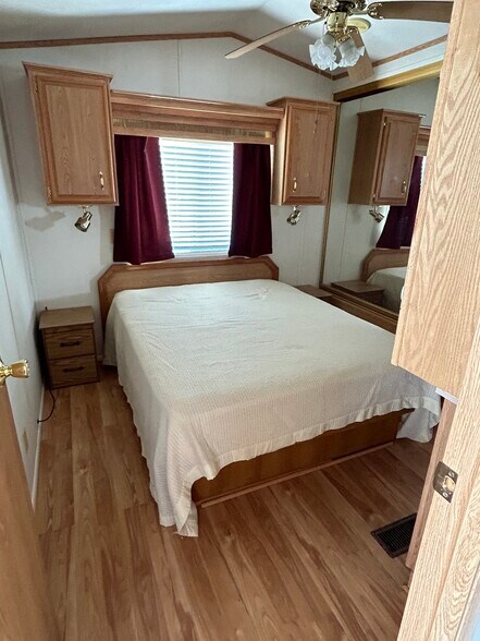 Building Photo - 216 E Ocotillo Dr