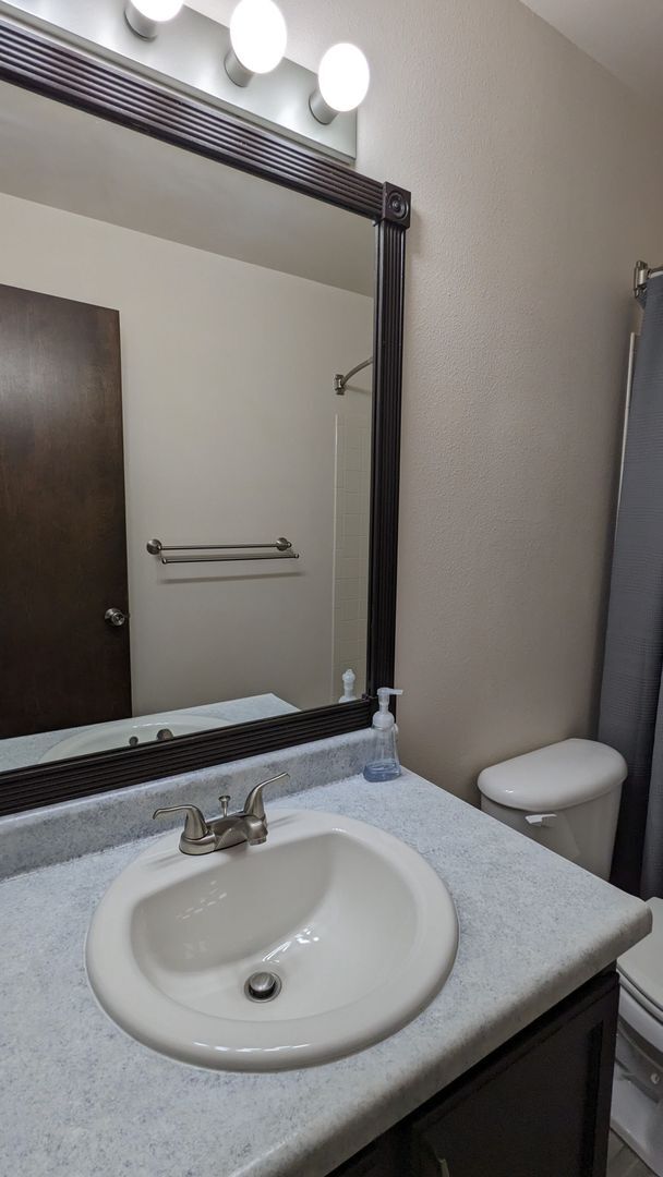 Building Photo - MODERN TWO STORY 3 BED/2.5 BATH WITH FENCE...