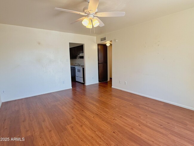 Building Photo - 1240 W Dunlap Ave