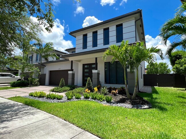 Building Photo - 16170 SW 136 Way