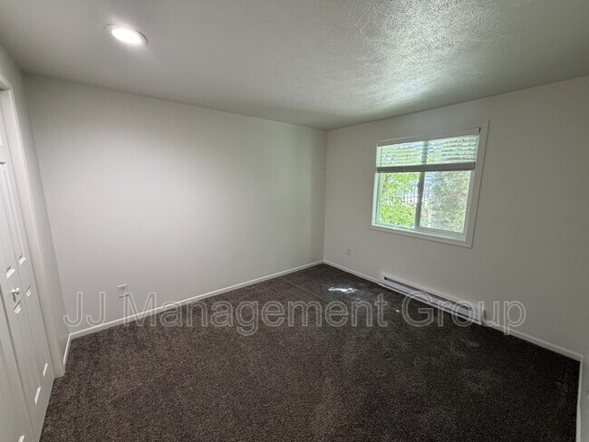 Building Photo - 3414 S Grand Blvd