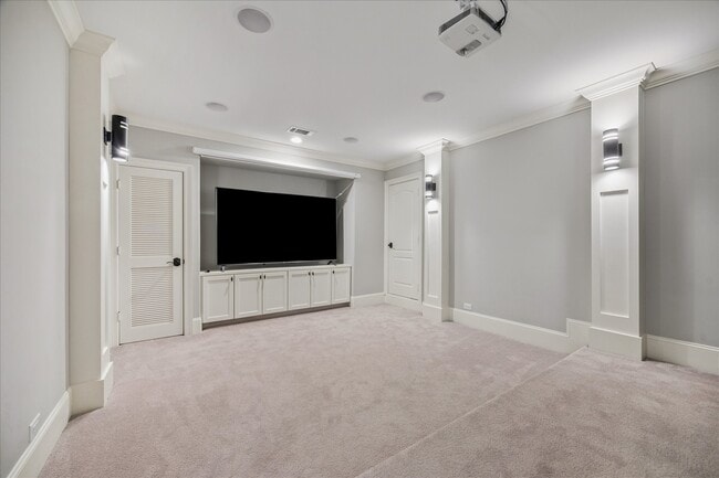 Building Photo - 12222 Old Oaks Dr