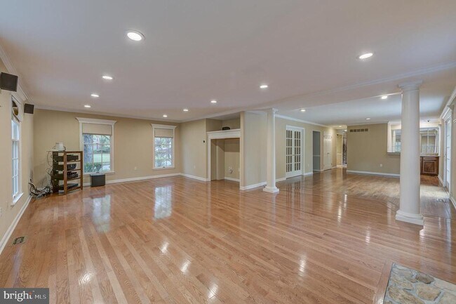 Building Photo - 42 Ellsworth Dr