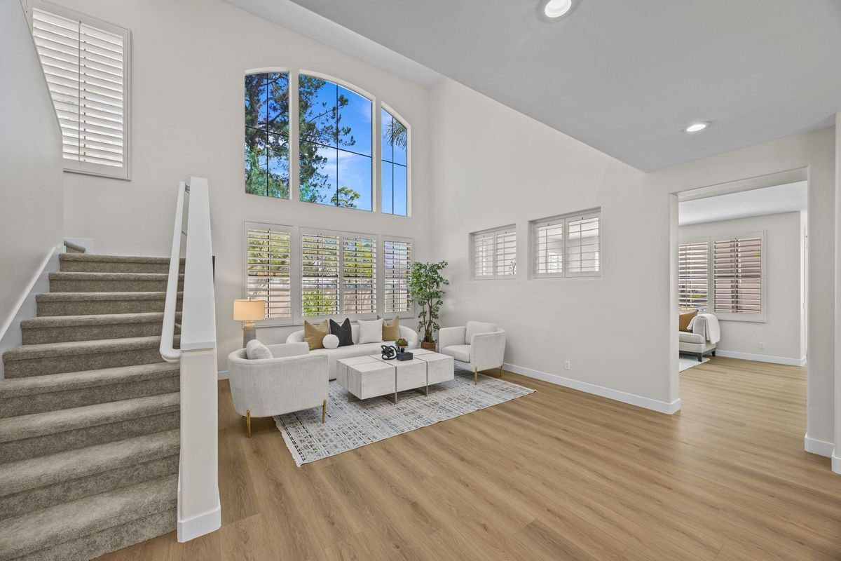 Building Photo - 12 Calais