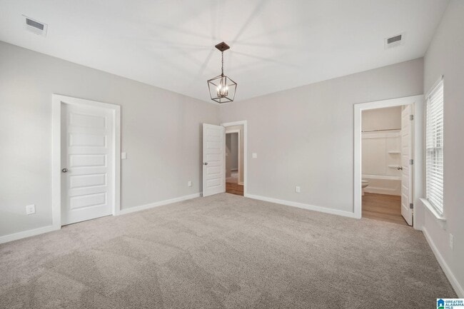 Building Photo - 559 Troubadour Ln