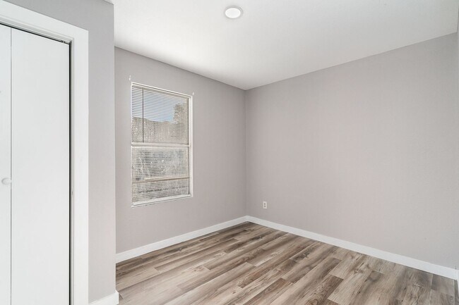Building Photo - 4-Bedroom, 2-Bath Home in South Dallas with Convenient Access to Major Highways and City Amenities
