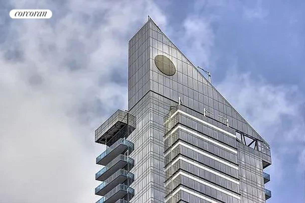 Building Photo - 306 W 48th St