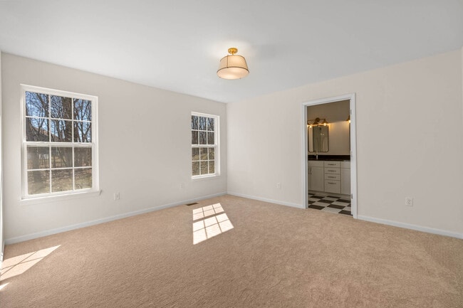 Building Photo - 1824 Forest View Ct
