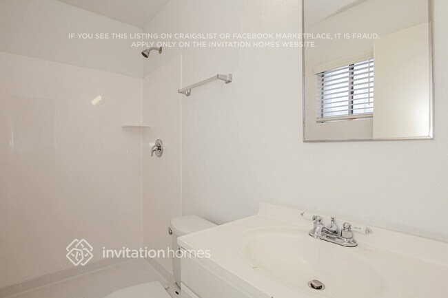 Building Photo - 5942 W Whitton Ave