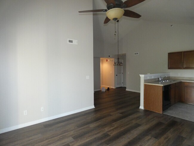 Building Photo - 5500 NE 80th Terrace