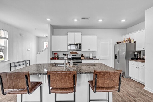 Building Photo - Ways Station Golf course community in Richmond Hill Plantation - 4 Bed/2.5 Bath