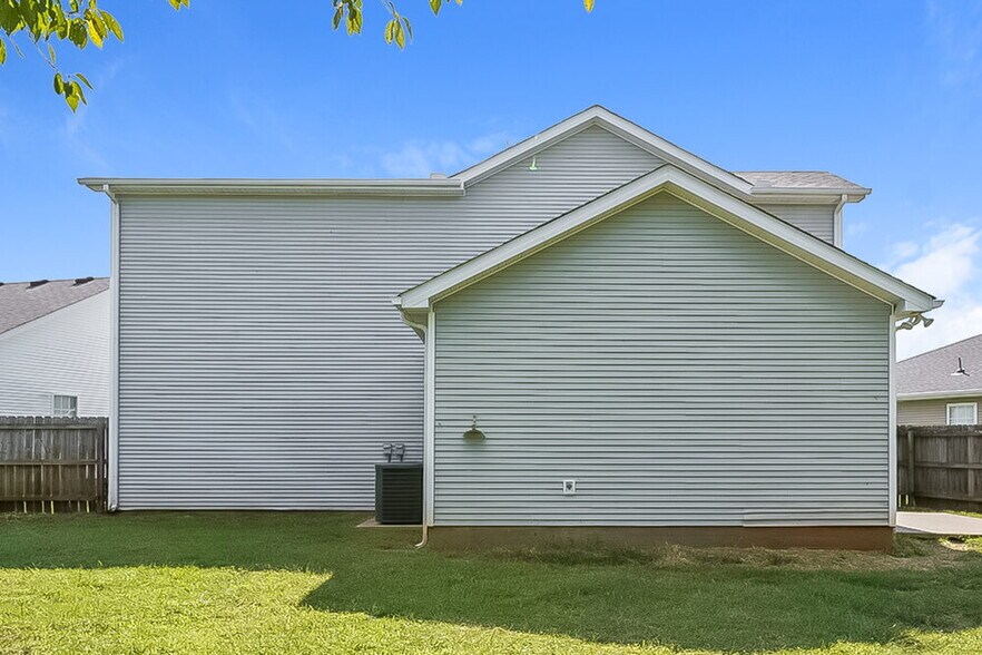 Building Photo - 2701 Pepperdine Dr