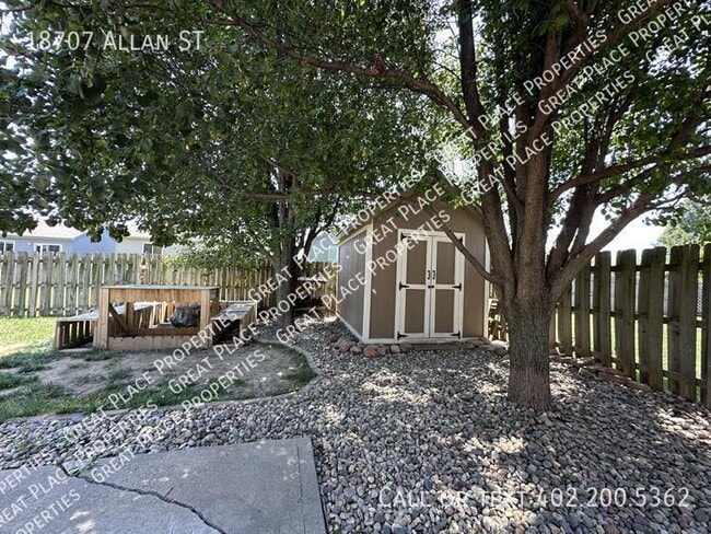 Building Photo - 18707 Allan St