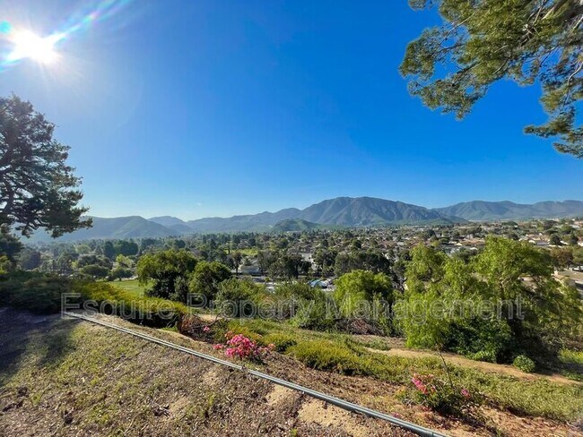 Building Photo - 5190 Laurel Park Dr