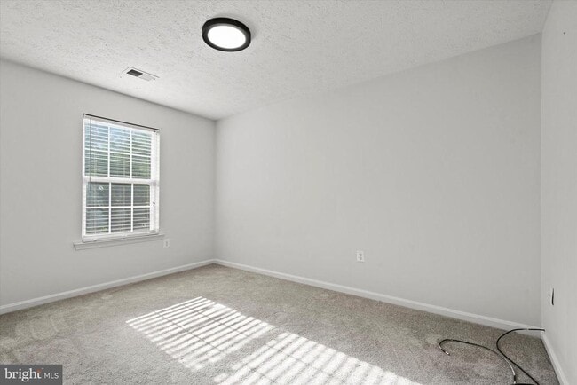 Building Photo - 2230 Community Dr