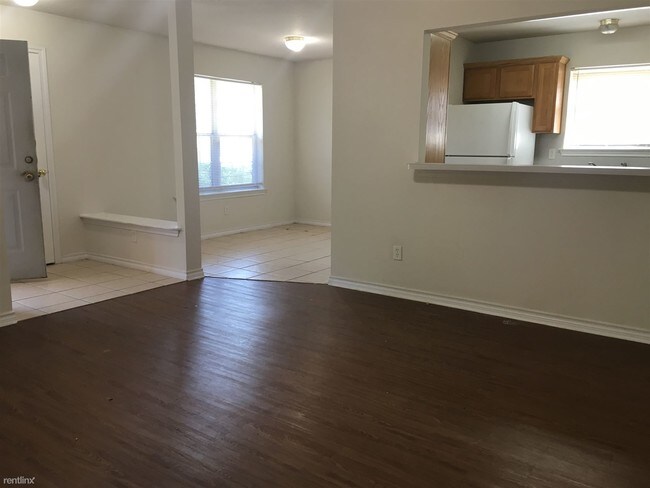 Building Photo - 3705 Oldenburg Ln