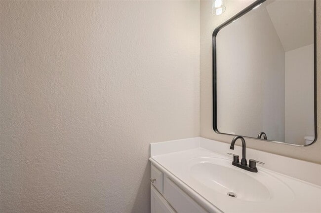 Building Photo - 16739 Libson Falls Dr