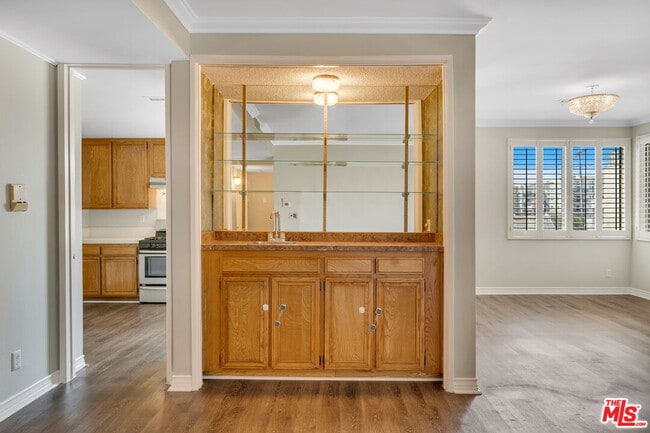 Building Photo - 12124 Goshen Ave