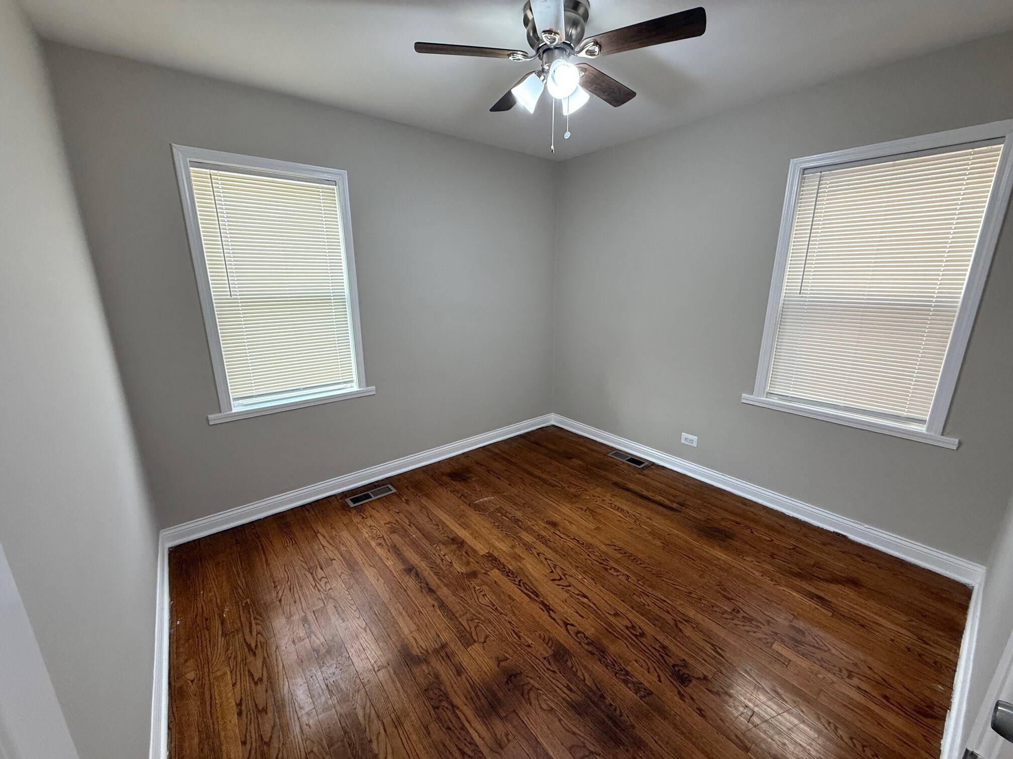 Building Photo - 10154 S Calumet Ave