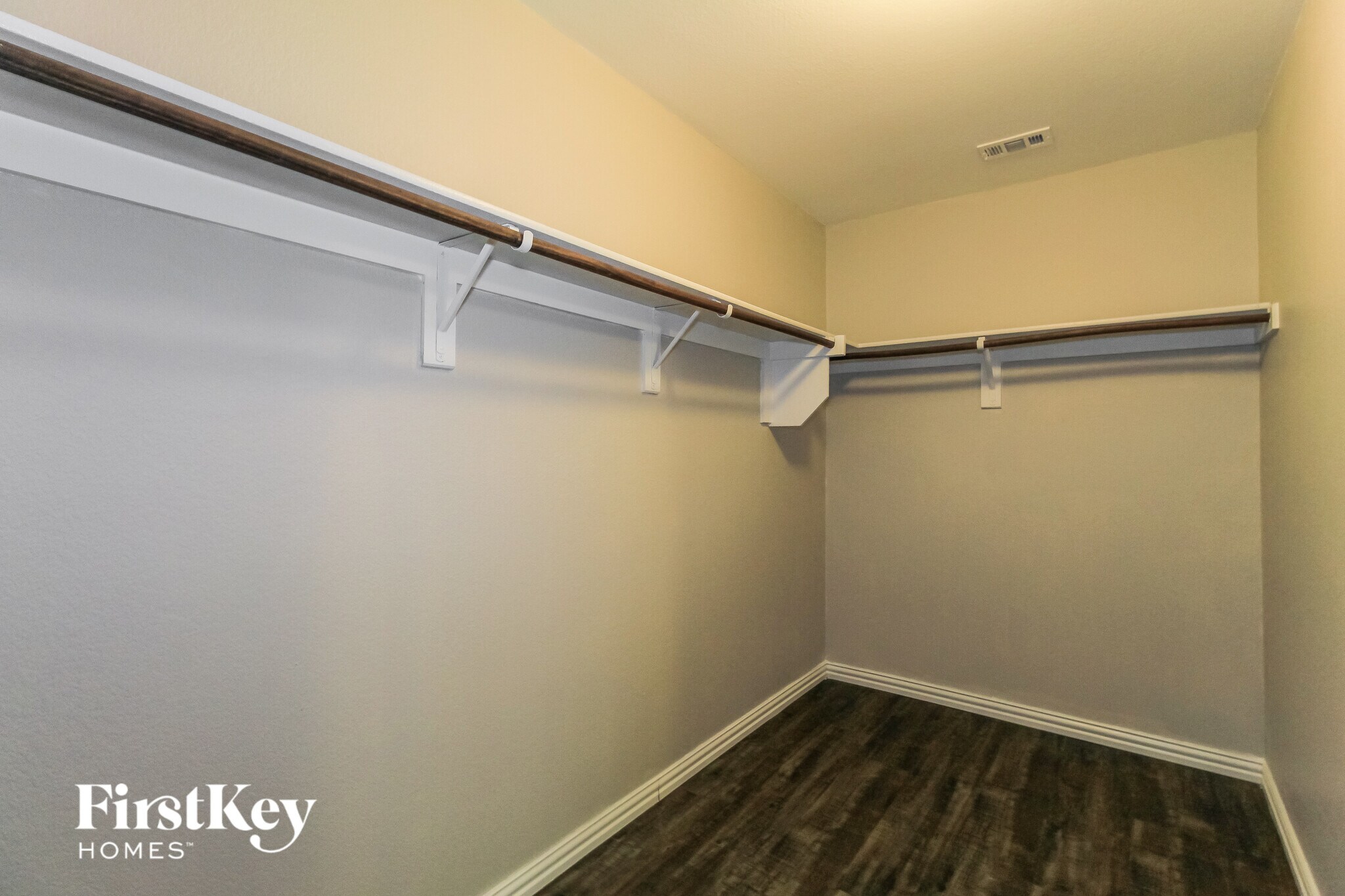 Building Photo - 1102 Ruby Ct