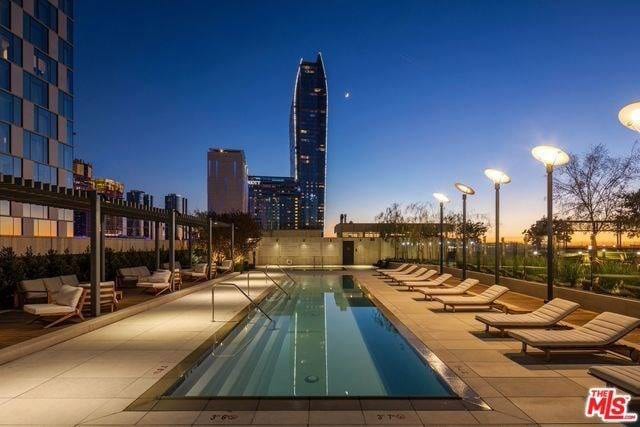 Building Photo - 889 Francisco St