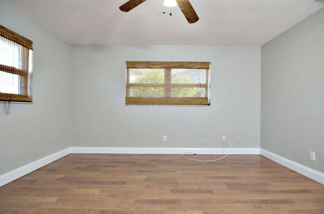 Building Photo - 10994 90th Terrace
