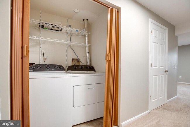 Building Photo - 6012 Westbourne Pl