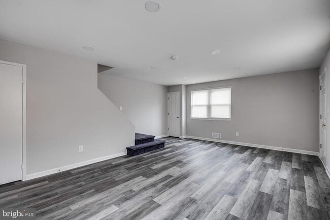 Building Photo - 2327 Wyngate Rd