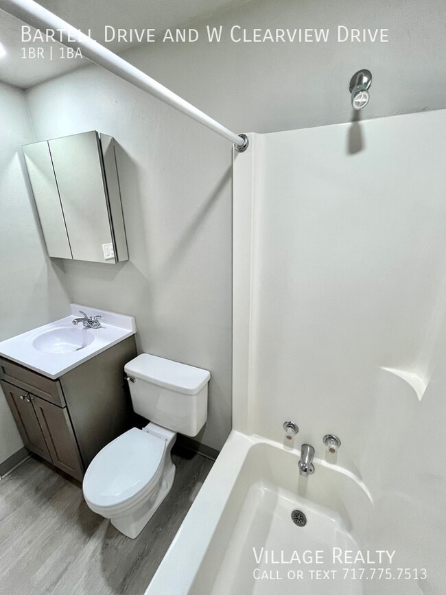 Building Photo - 51 W Clearview Dr