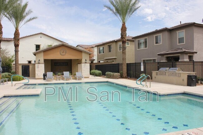 Building Photo - 4754 E Olive Ave