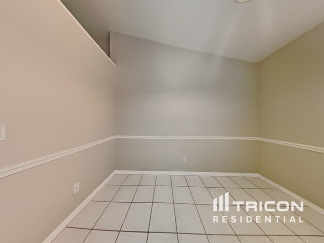 Building Photo - 1761 Banyan Dr