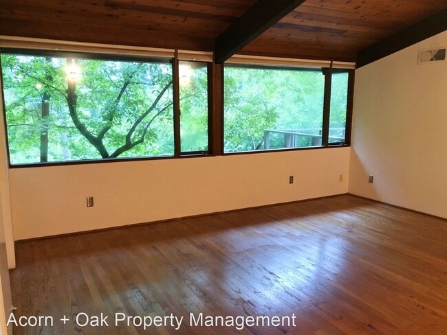 Building Photo - 4 br, 2.5 bath House - 25 Scott Place