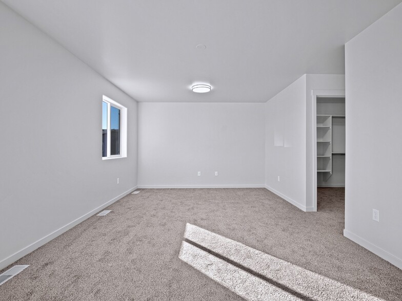 Building Photo - 2772 Caspian Wy