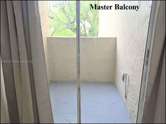 Building Photo - 10651 SW 108th Ave