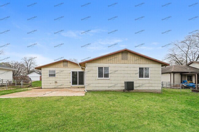 Building Photo - 15643 91st Ave